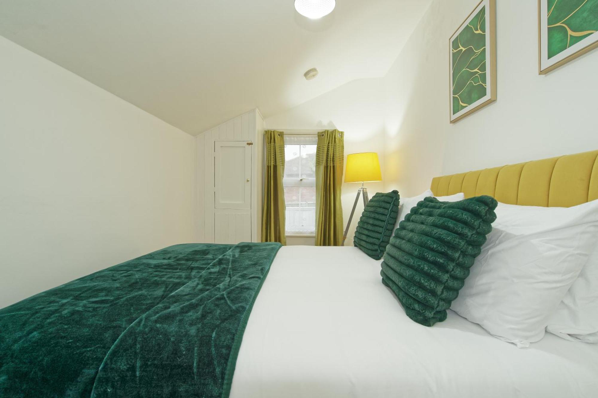 채텀 Lovely Luxury 3 Bed House 아파트 외부 사진