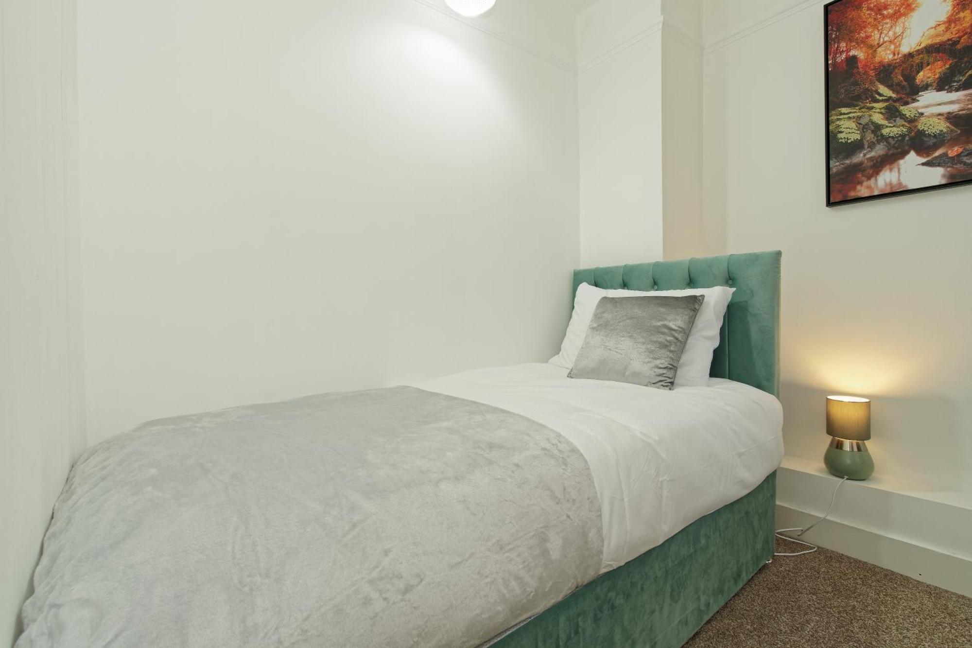 채텀 Lovely Luxury 3 Bed House 아파트 외부 사진